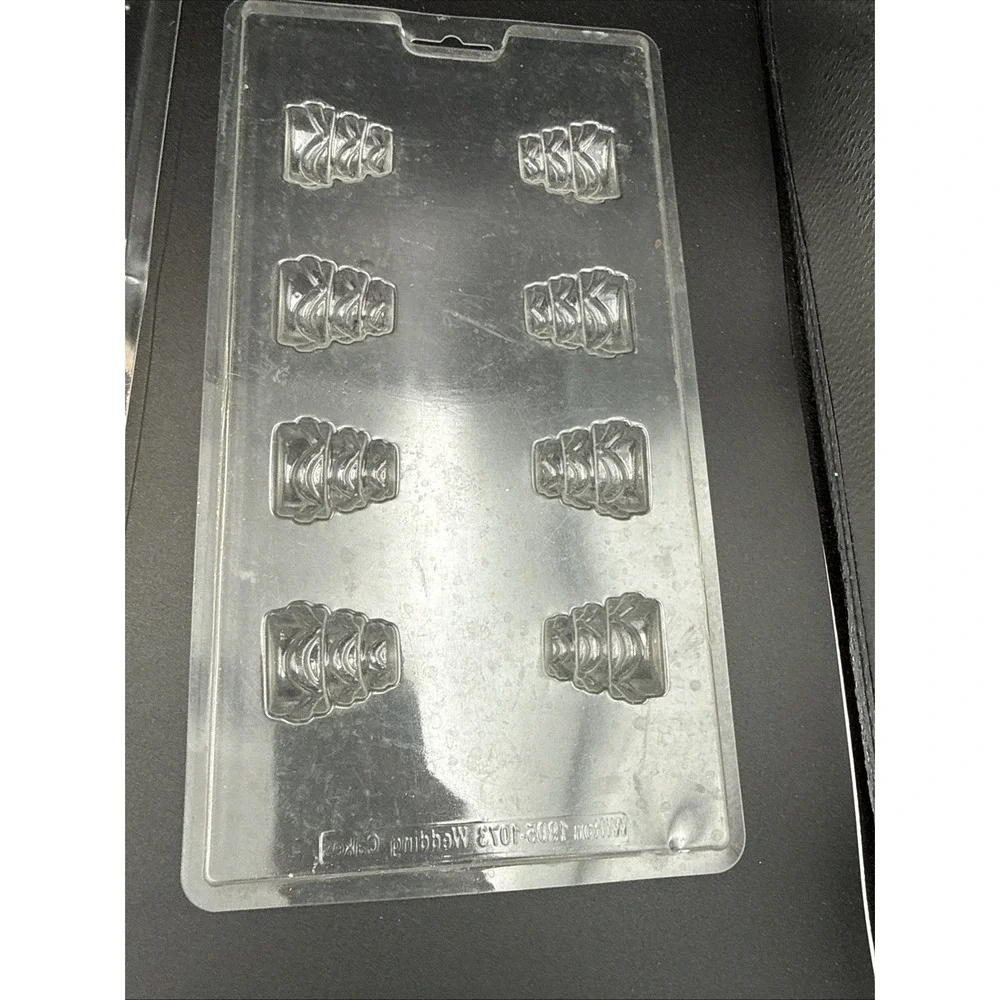 LOT 4 Wilton Plastic Candy Mold Chocolate Mold Birthday Seashells Sea Turtle Wed